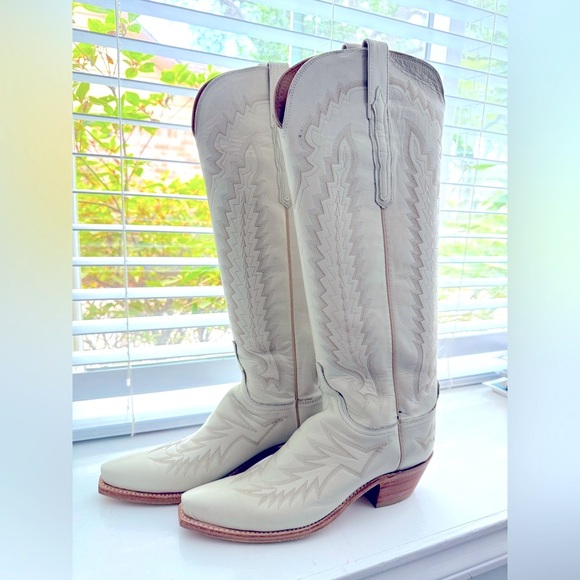Lucchese Priscilla: Glitz Cream size 9.5 New & Unworn (Excellent Condition) 🤍 - Picture 2 of 8